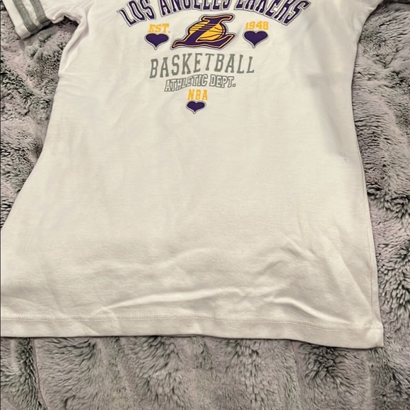 Women’s LA Lakers Short Sleeve Shirt - Picture 2 of 9